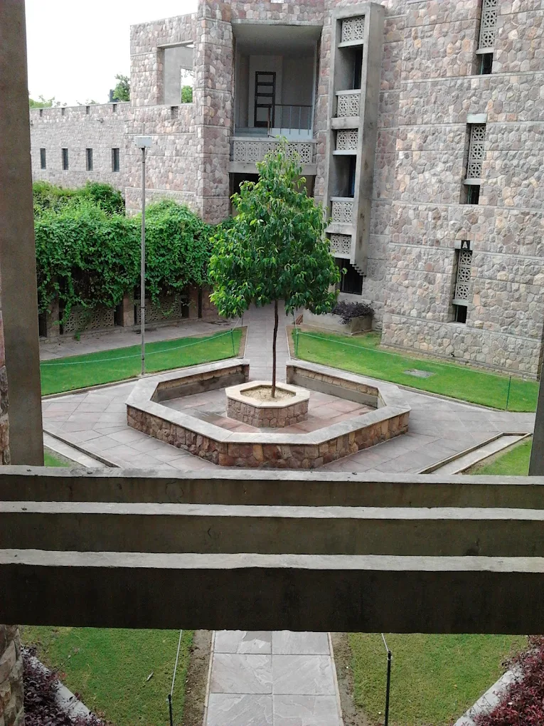 IIHMR UNIVERSITY campus photo 2