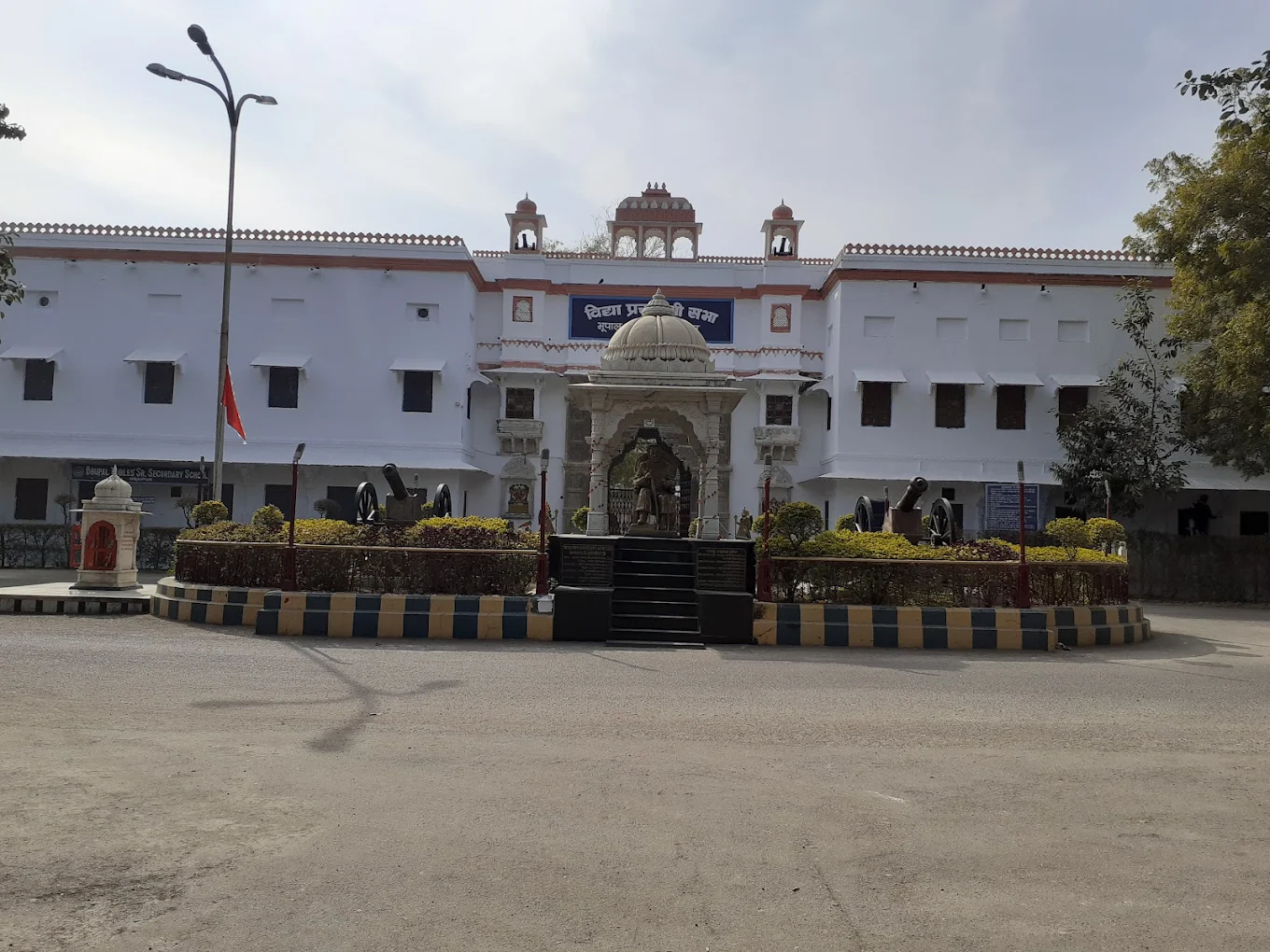 Bhupal Noble's University campus photo 2
